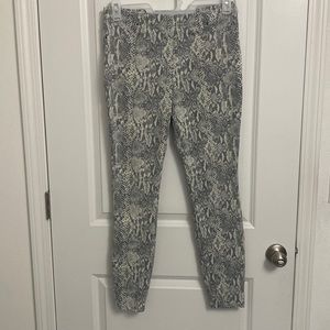 TIME AND TRU Gray Snake Print Leggins 12